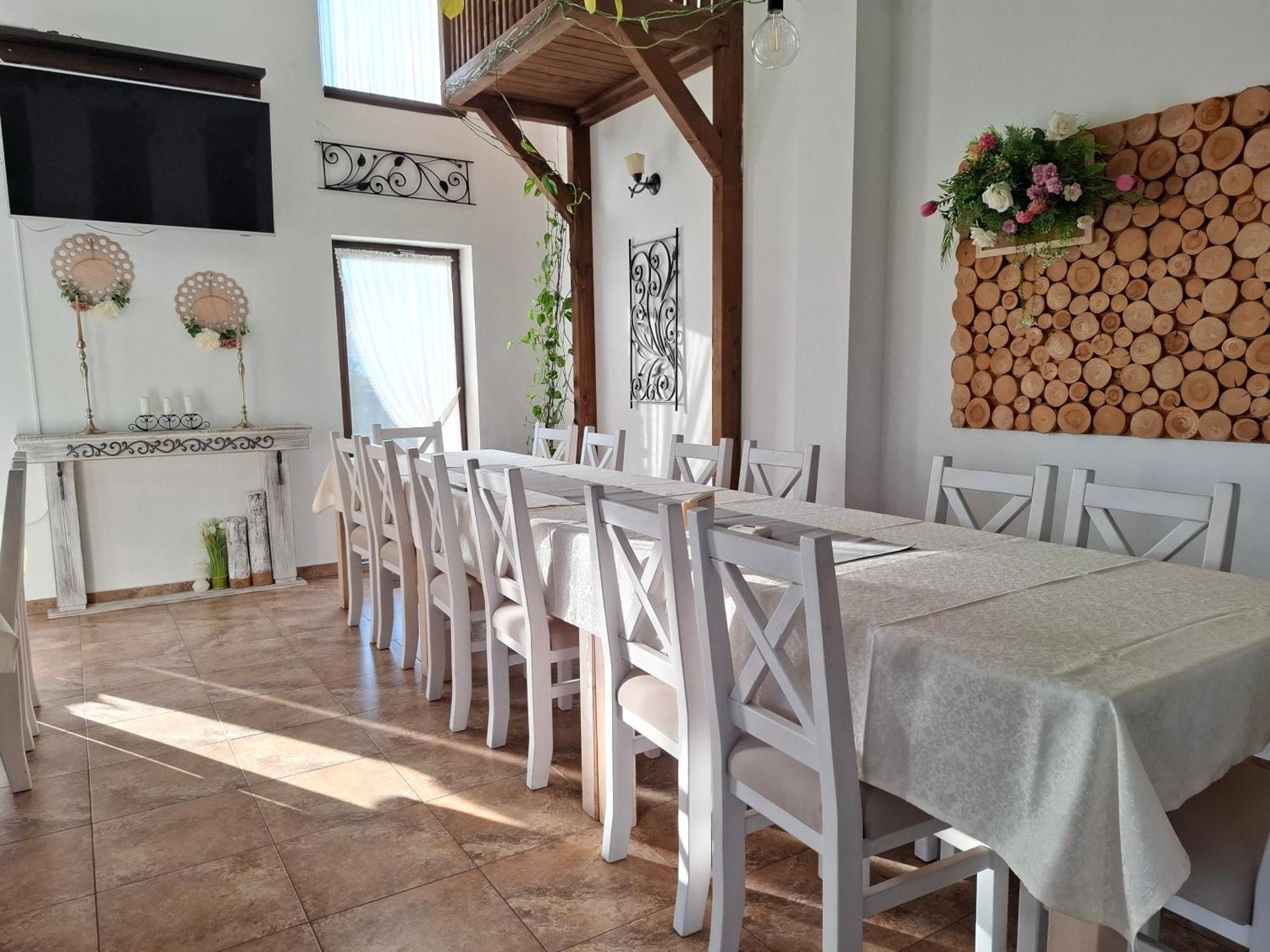 Dor De Casa Hotel Doljesti Ngoại thất bức ảnh
