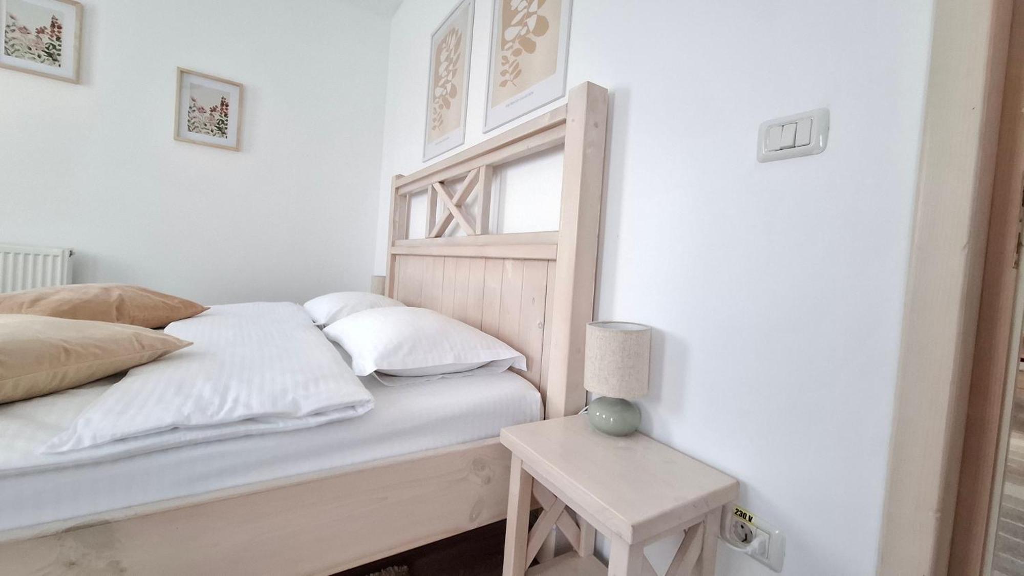 Dor De Casa Hotel Doljesti Phòng bức ảnh