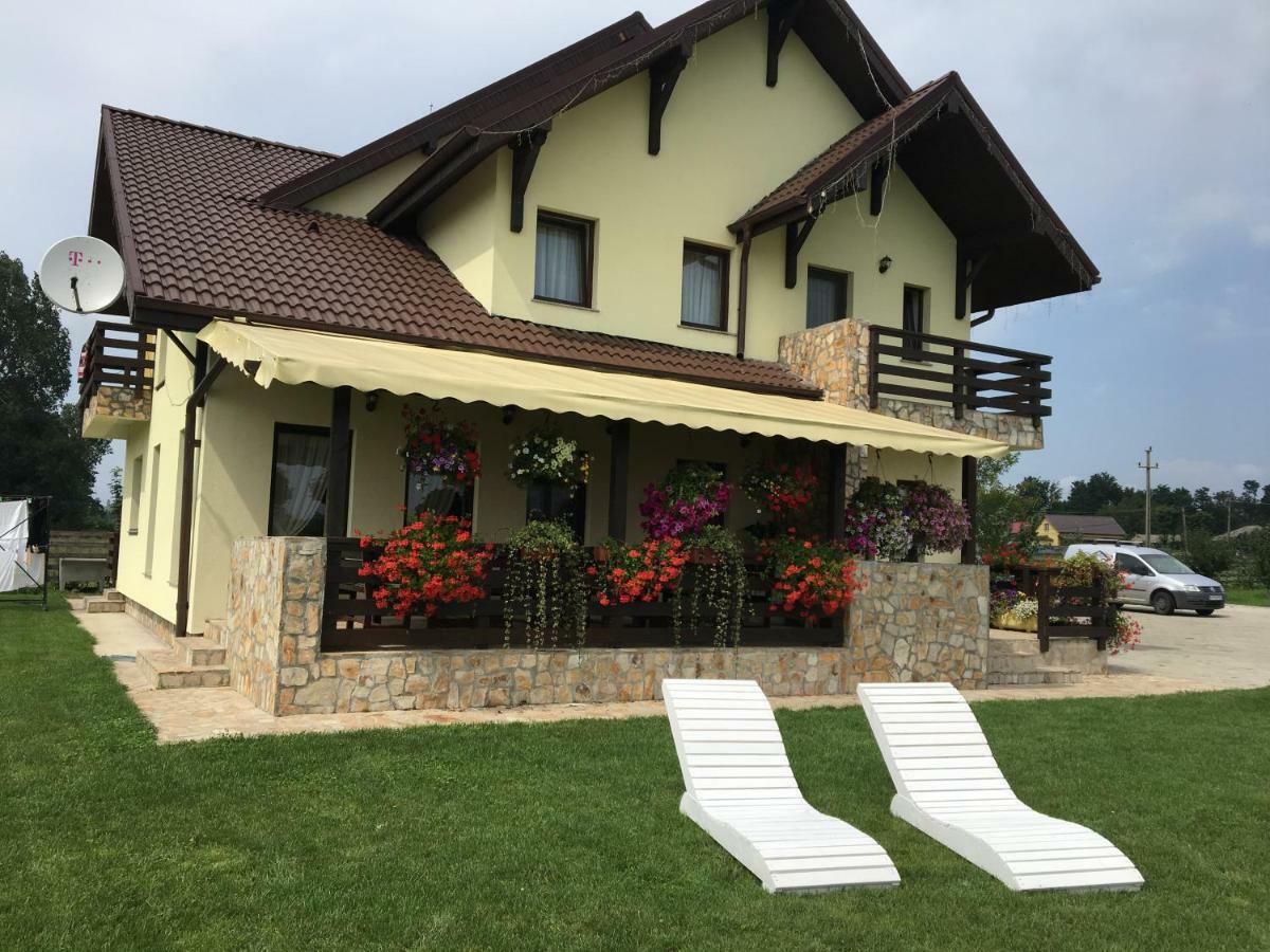 Dor De Casa Hotel Doljesti Ngoại thất bức ảnh
